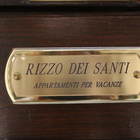 Appartamenti Al Rizzo Dei Santi 洛韦雷 外观 照片